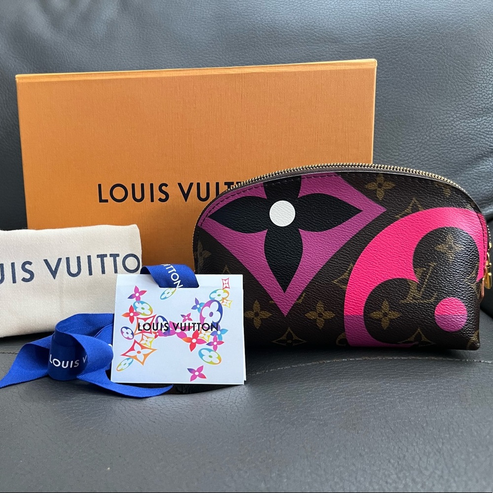 ‼️sold‼️Louis Vuitton Cosmetic Pouch- limited edition